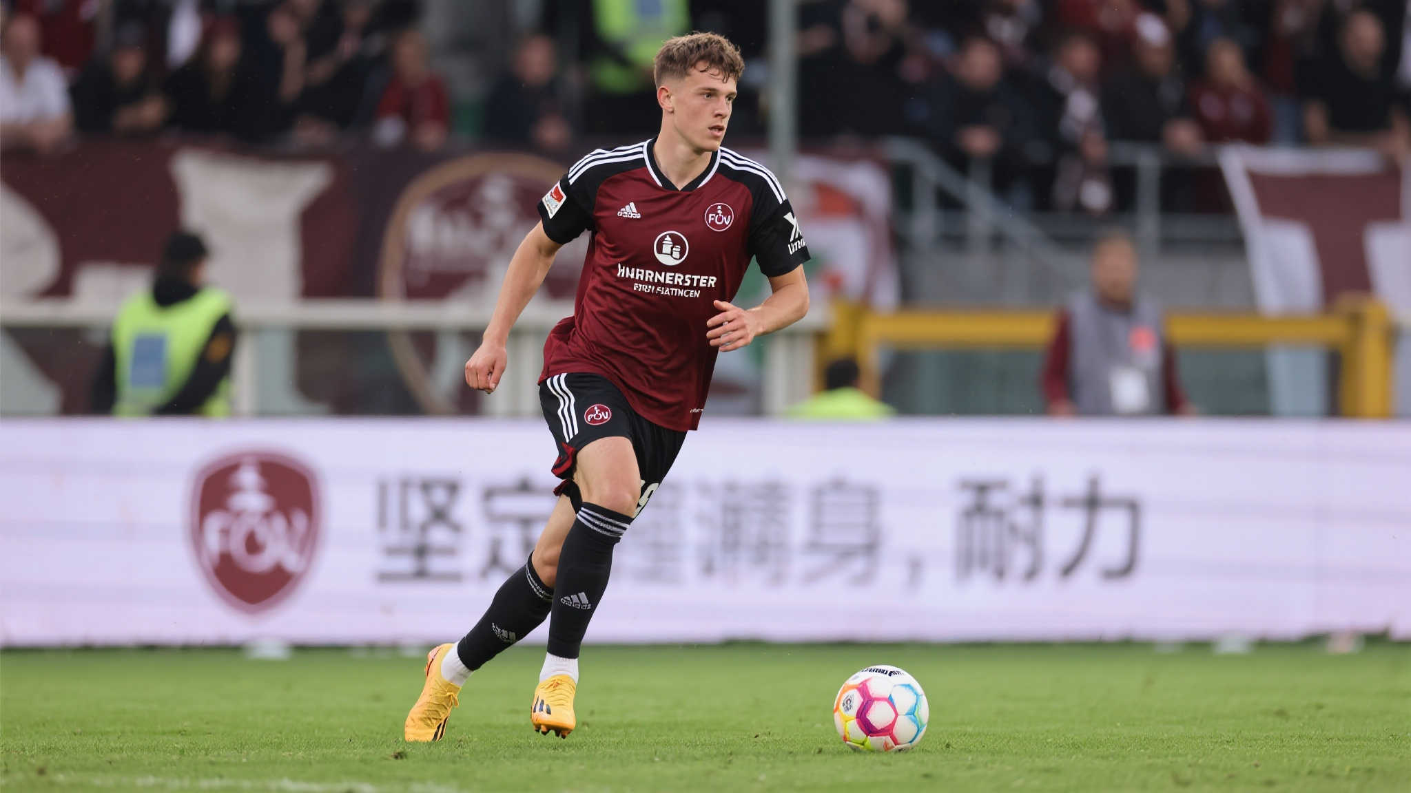 世界杯滚球游戏中心